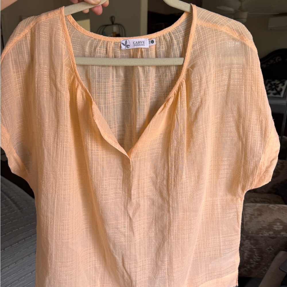 Carve Designs Peach Short-Sleeve V-Neck Blouse